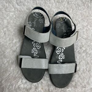 Propet Meringue Leather silver Adjustable Straps Sandals Size 8.5W